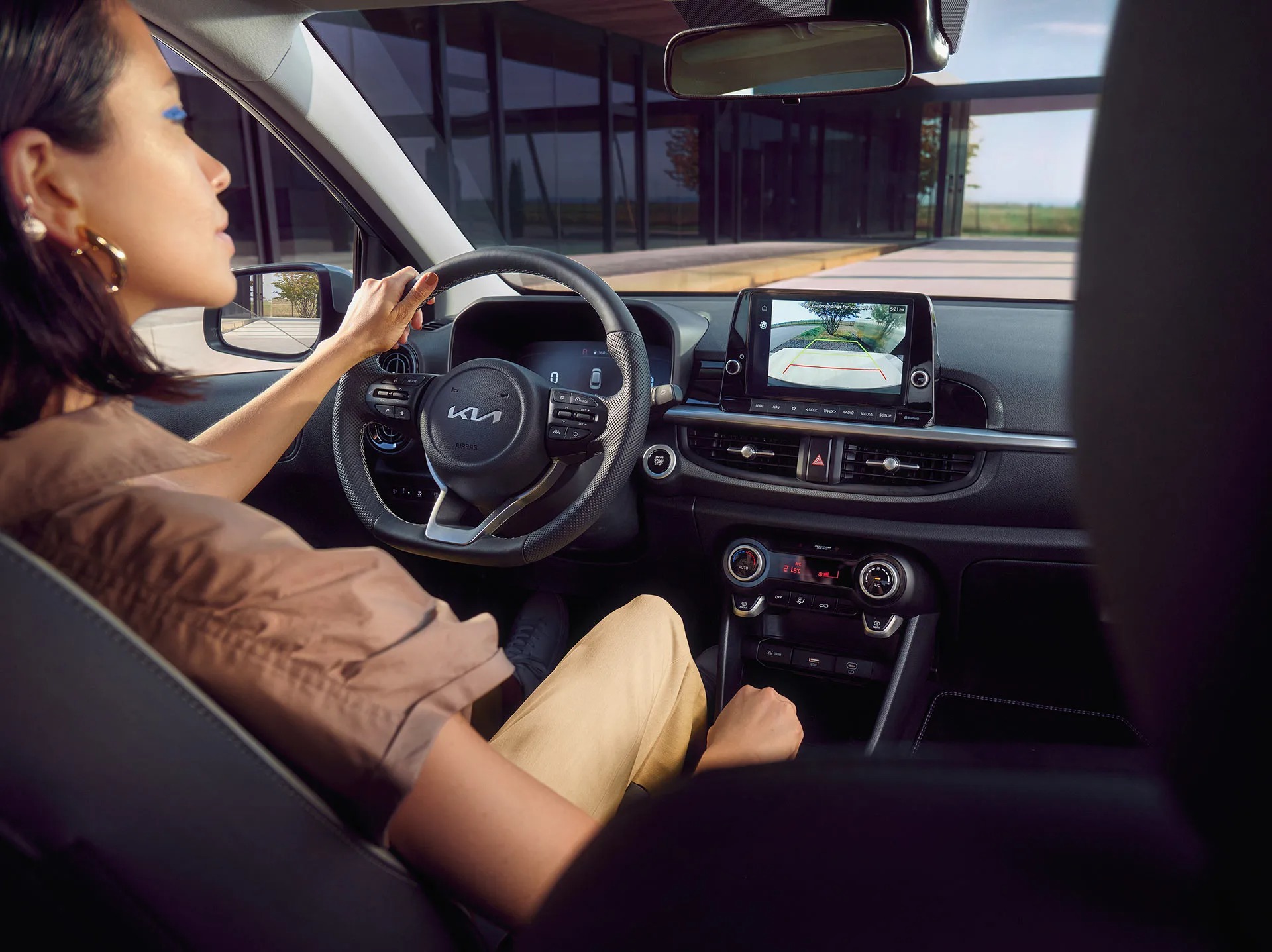imgi_125_kia-picanto-my25-rearviewmonitor-keyvisual-d-w